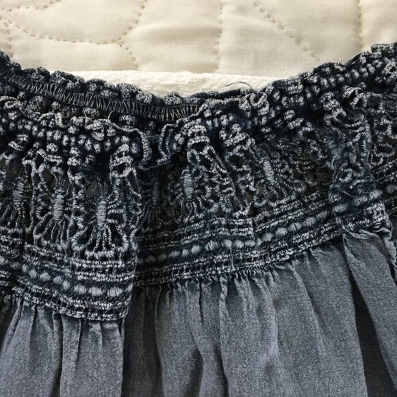 LAST CHANCE Bundle of 4 floral tops! - Picture 6 of 16